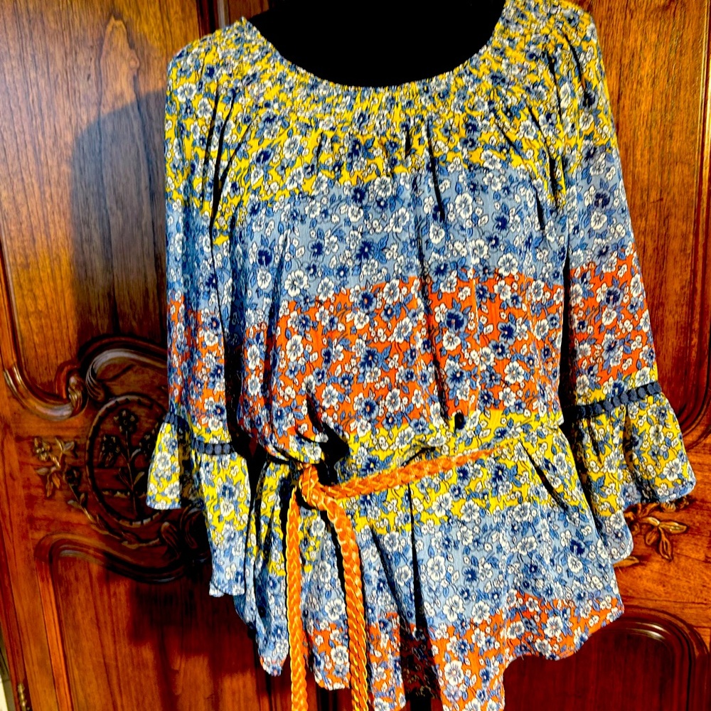 Westport Size Large Chiffon lined Boho Multi Print Peasant top. Size L VGUC